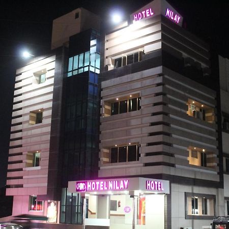 Hotel Nilay Dwārka Extérieur photo