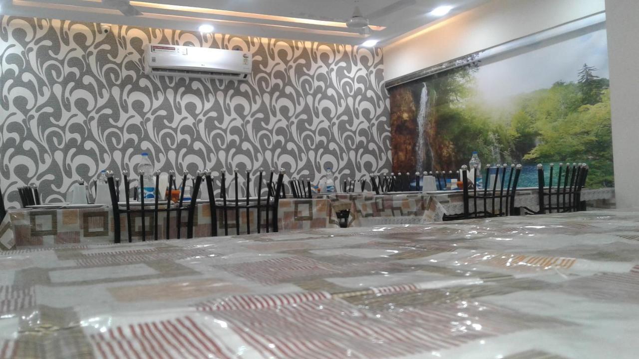 Hotel Nilay Dwārka Extérieur photo